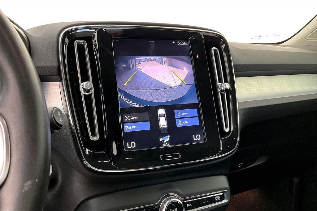 2021 Volvo XC40 Momentum