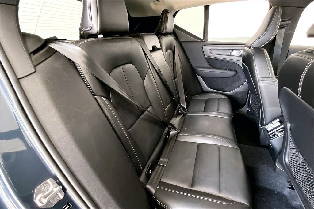 2021 Volvo XC40 Momentum