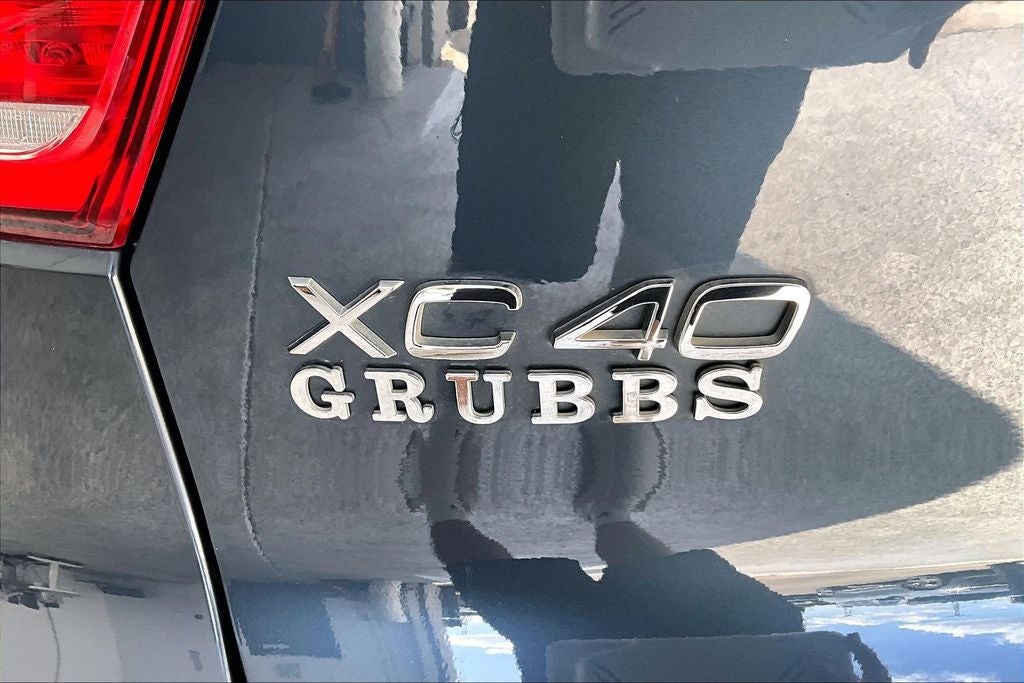 2021 Volvo XC40 Momentum