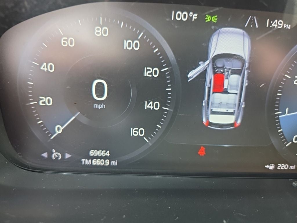 2021 Volvo XC40 Momentum