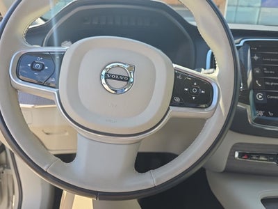 2022 Volvo XC90 Recharge Plug-In Hybrid T8 Inscription 7 Passenger