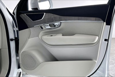 2024 Volvo XC90 Recharge Plug-In Hybrid T8 Plus Bright Theme 7 Passenger