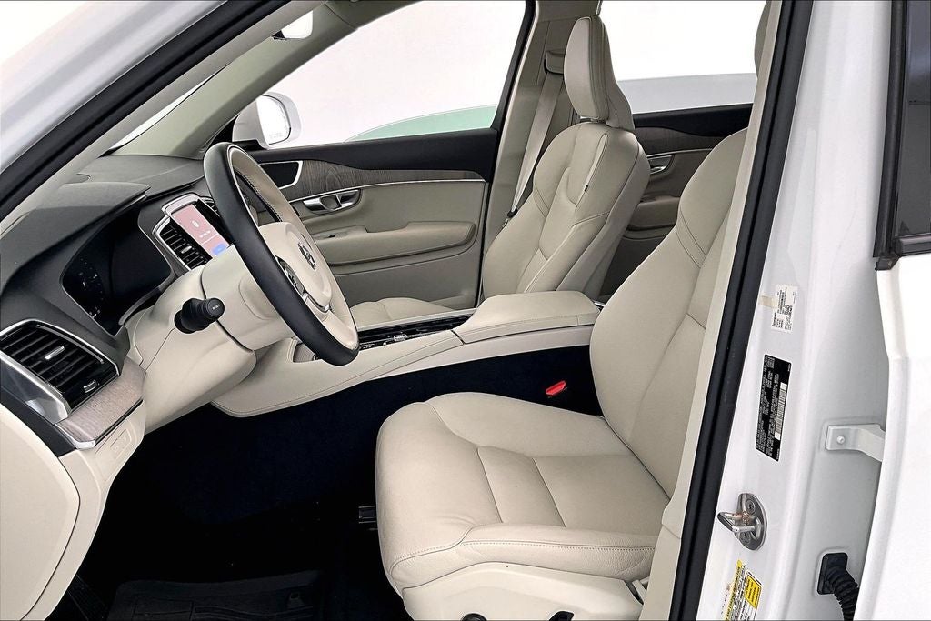 2024 Volvo XC90 Recharge Plug-In Hybrid T8 Plus Bright Theme 7 Passenger