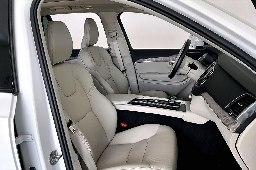 2024 Volvo XC90 Recharge Plug-In Hybrid T8 Plus Bright Theme 7 Passenger