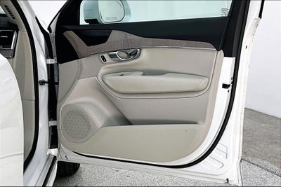 2023 Volvo XC90 Recharge Plug-In Hybrid T8 Plus Bright Theme 7 Passenger