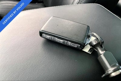 2024 Volvo XC60 Recharge Plug-In Hybrid Ultimate Black Edition