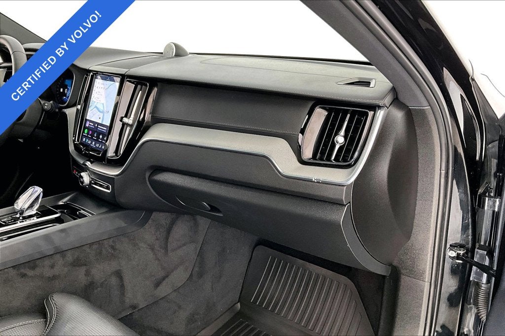 2024 Volvo XC60 Recharge Plug-In Hybrid Ultimate Black Edition