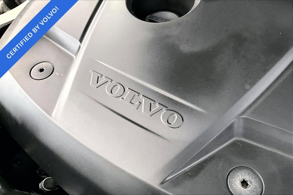 2024 Volvo XC60 Recharge Plug-In Hybrid Ultimate Black Edition