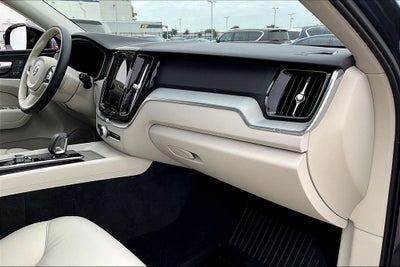 2024 Volvo XC60 Recharge Plug-In Hybrid T8 Plus Dark Theme