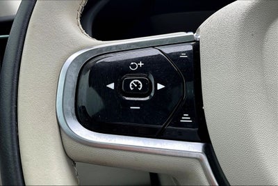 2024 Volvo XC60 Recharge Plug-In Hybrid T8 Plus Dark Theme