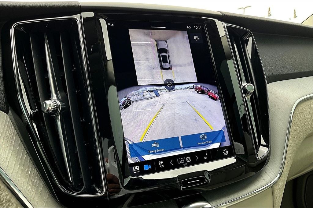 2024 Volvo XC60 Recharge Plug-In Hybrid T8 Plus Dark Theme