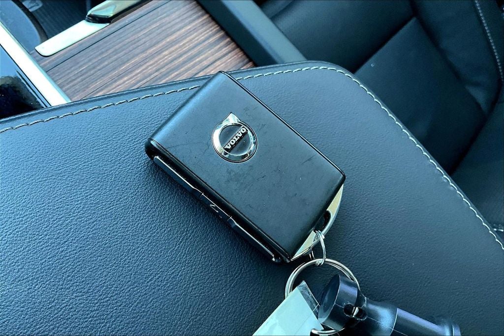 2024 Volvo XC60 Recharge Plug-In Hybrid Ultimate