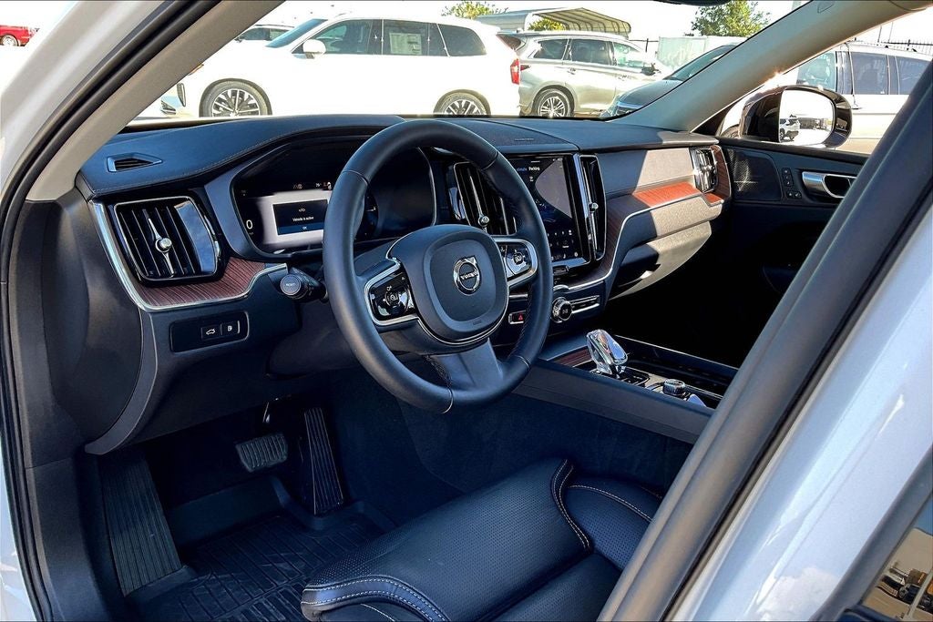 2024 Volvo XC60 Recharge Plug-In Hybrid Ultimate