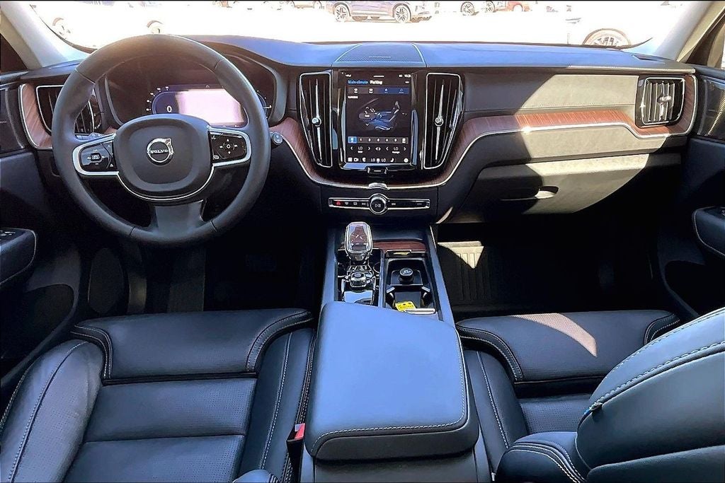 2024 Volvo XC60 Recharge Plug-In Hybrid Ultimate