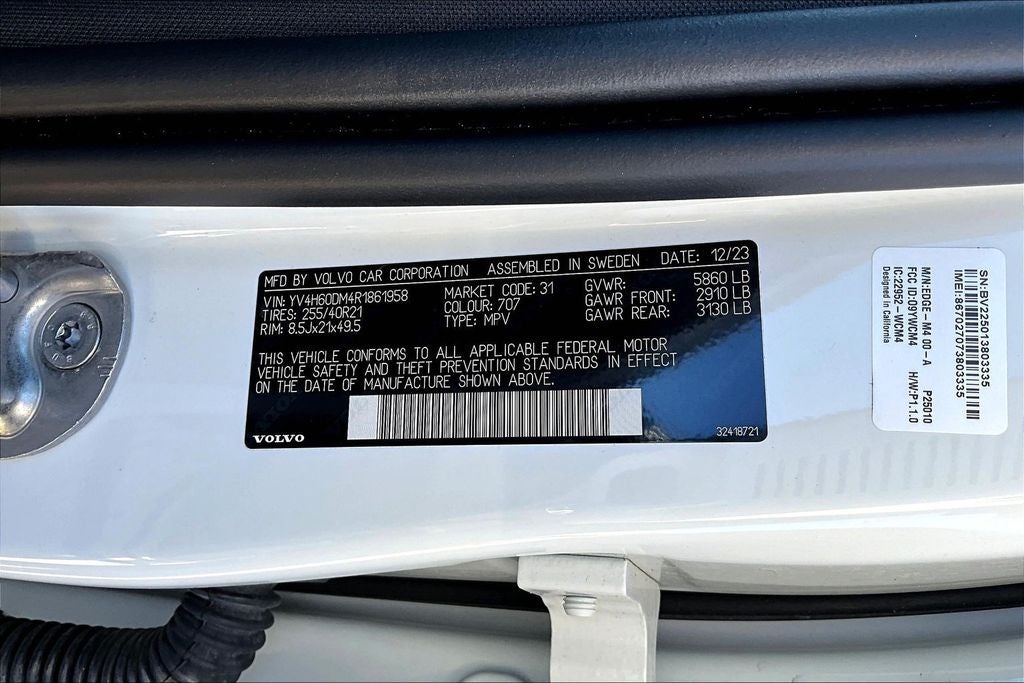 2024 Volvo XC60 Recharge Plug-In Hybrid Ultimate