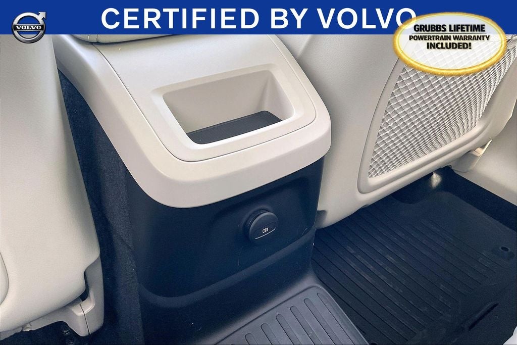 2023 Volvo XC60 Recharge Plug-In Hybrid Ultimate