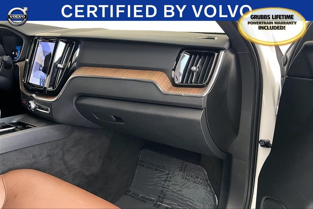 2022 Volvo XC60 Recharge Plug-In Hybrid T8 Inscription Expression