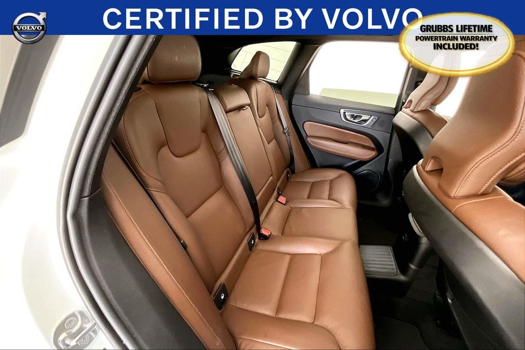 2022 Volvo XC60 Recharge Plug-In Hybrid T8 Inscription Expression