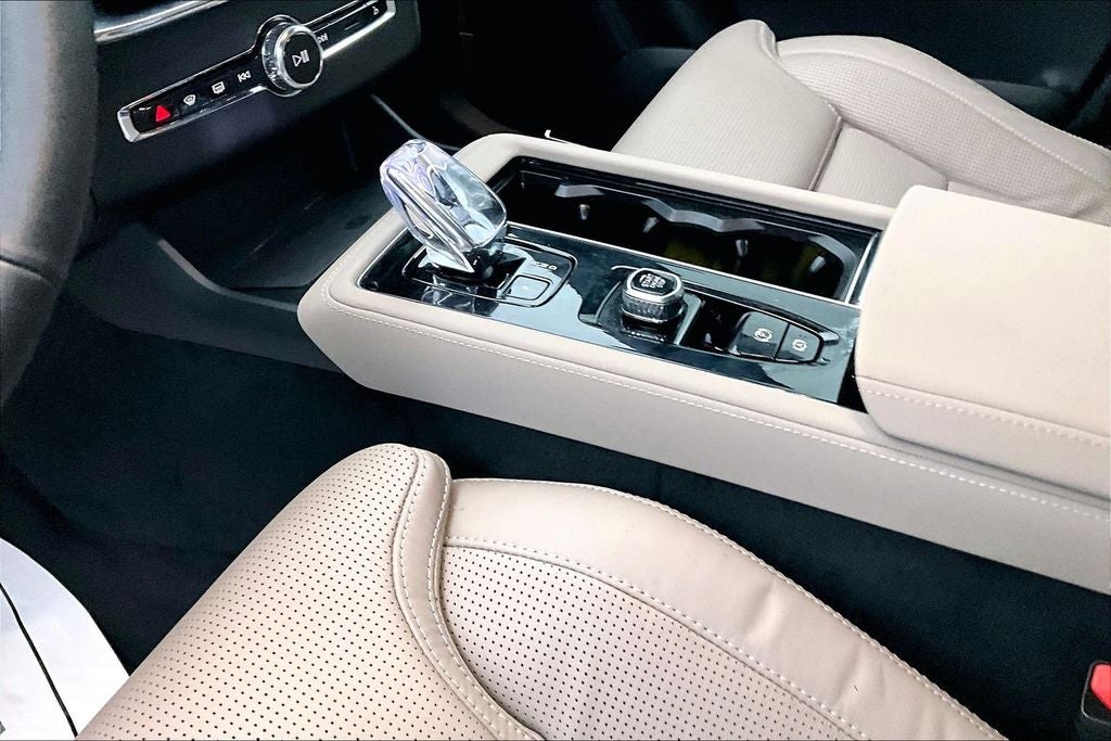 2026 Volvo XC90 Plug-In Hybrid T8 Ultra 6 Passenger 2025.5