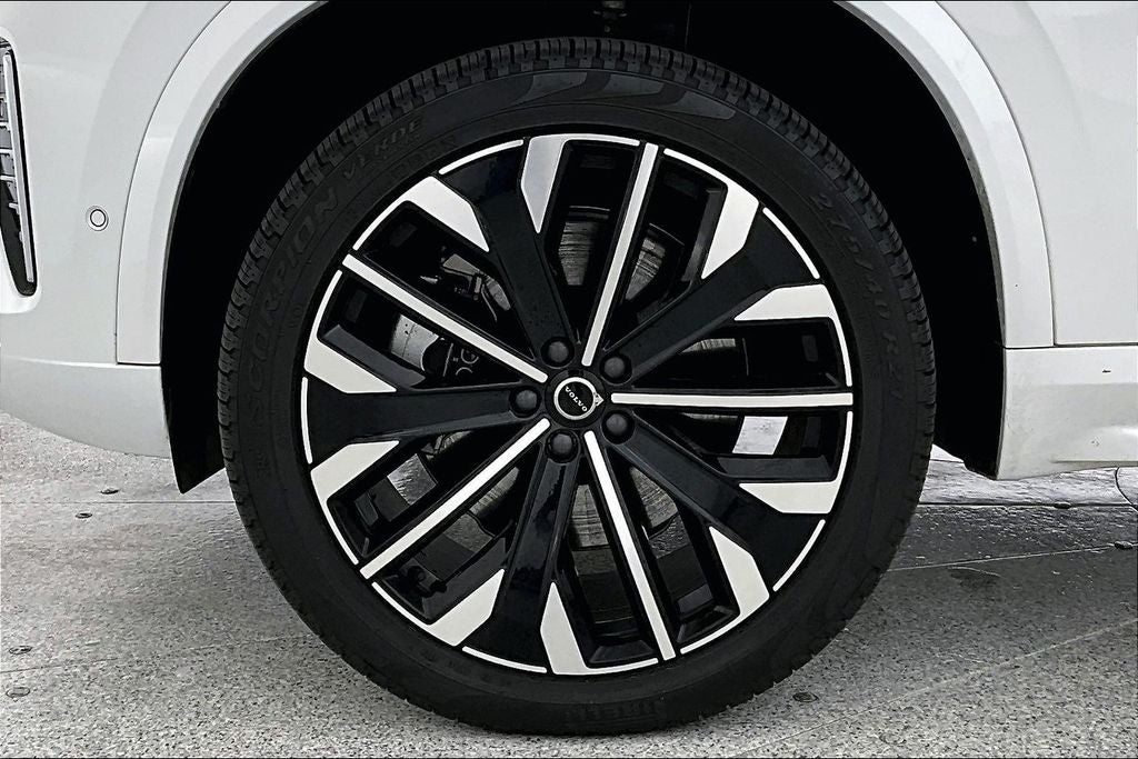 2025 Volvo XC90 Plug-In Hybrid T8 Plus 7 Passenger 2025.5