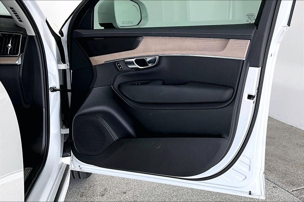 2025 Volvo XC90 Plug-In Hybrid T8 Plus 7 Passenger 2025.5