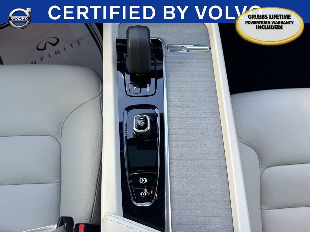 2025 Volvo XC60 Plug-In Hybrid T8 Plus