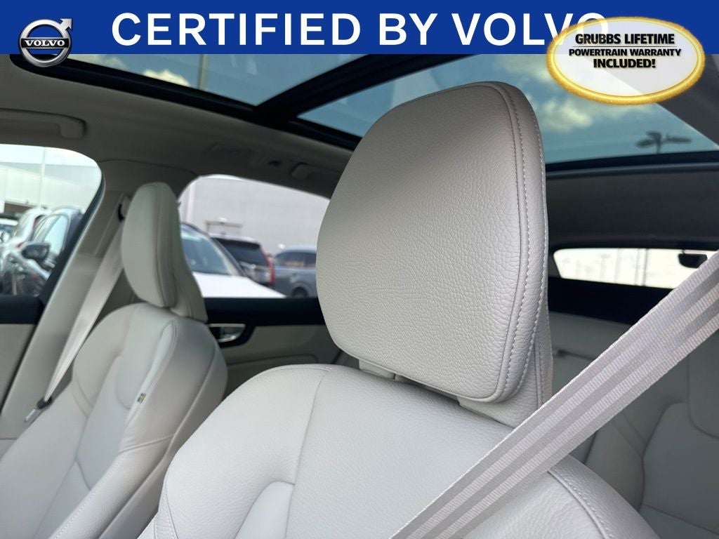 2025 Volvo XC60 Plug-In Hybrid T8 Plus