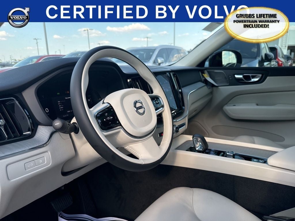 2025 Volvo XC60 Plug-In Hybrid T8 Plus