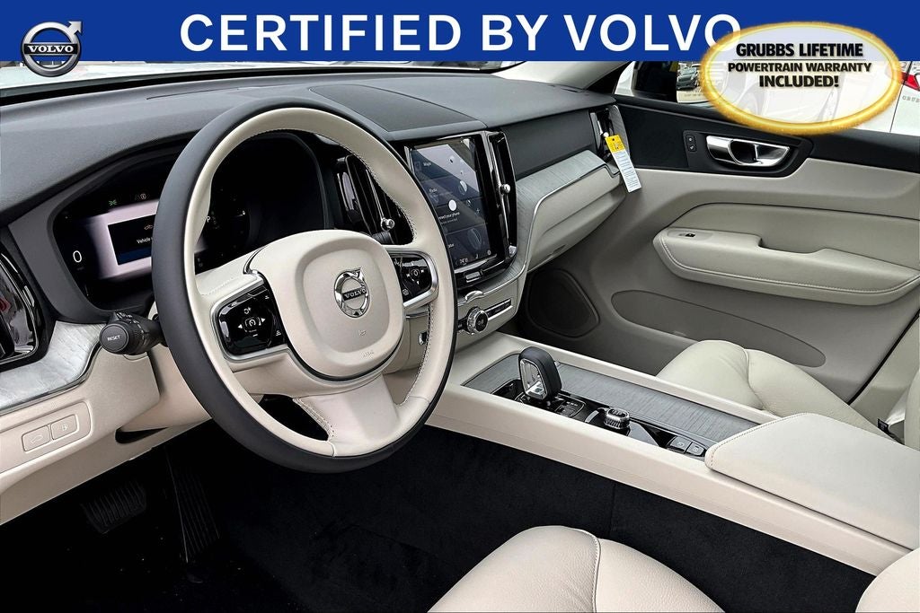 2025 Volvo XC60 Plug-In Hybrid T8 Plus PLUS