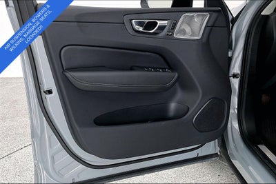 2025 Volvo XC60 Plug-In Hybrid T8 Ultra
