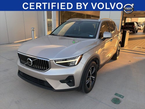 2023 Volvo XC40 B4 Plus Bright Theme