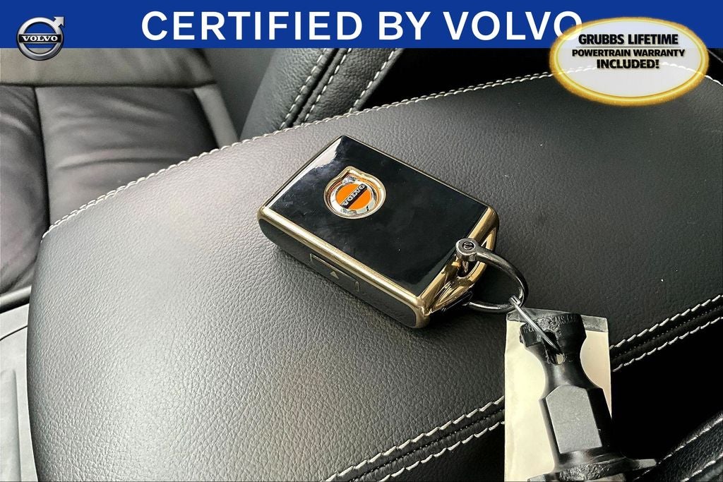 2023 Volvo XC40 B4 Plus Bright Theme