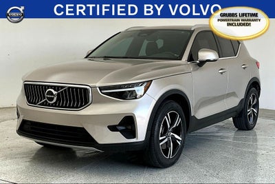 2023 Volvo XC40 B4 Plus Bright Theme