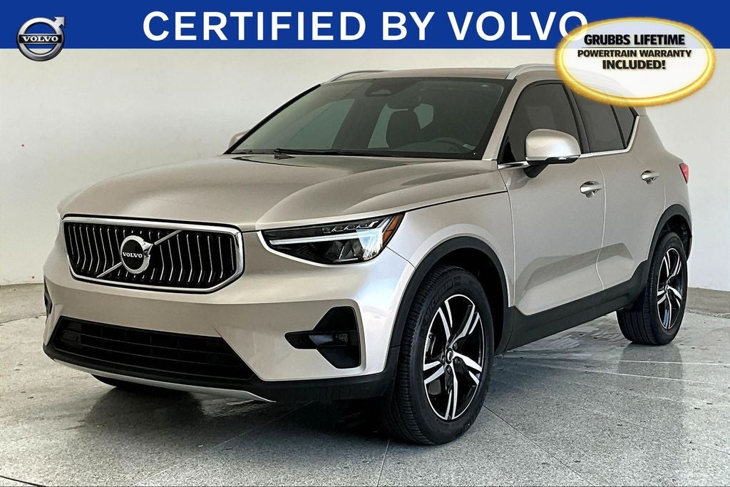 2023 Volvo XC40 B4 Plus Bright Theme