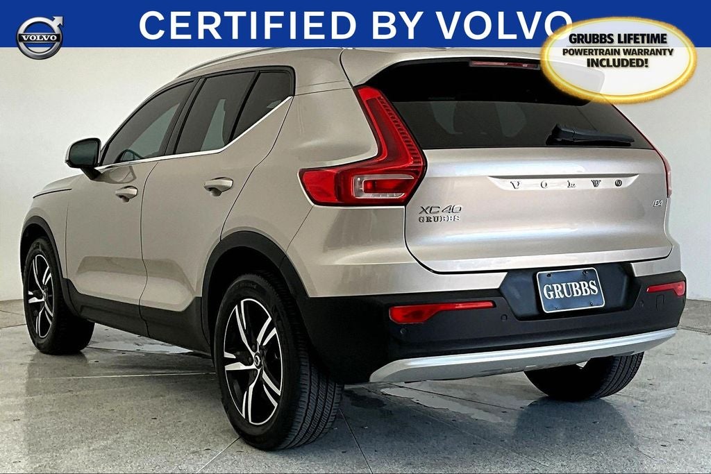2023 Volvo XC40 B4 Plus Bright Theme
