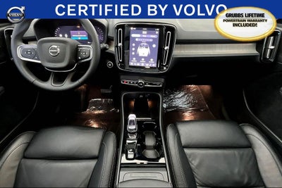 2023 Volvo XC40 B4 Plus Bright Theme