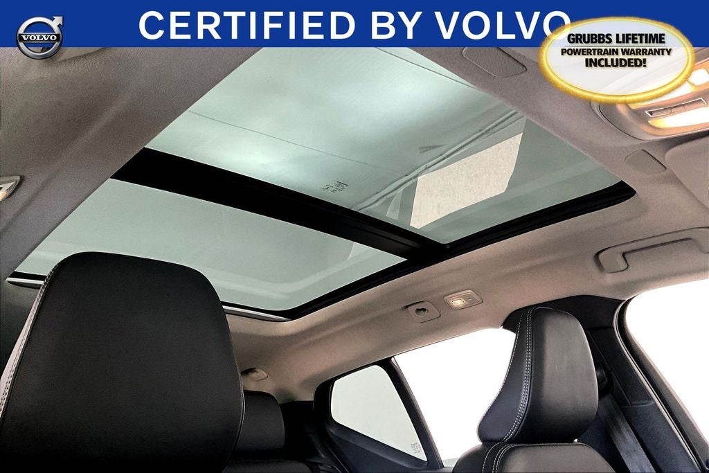 2023 Volvo XC40 B4 Plus Bright Theme