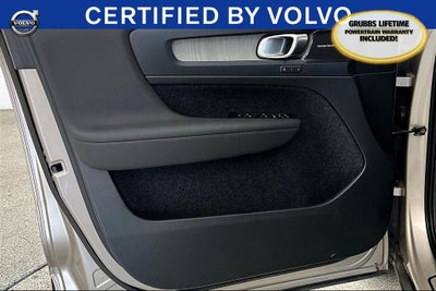 2023 Volvo XC40 B4 Plus Bright Theme