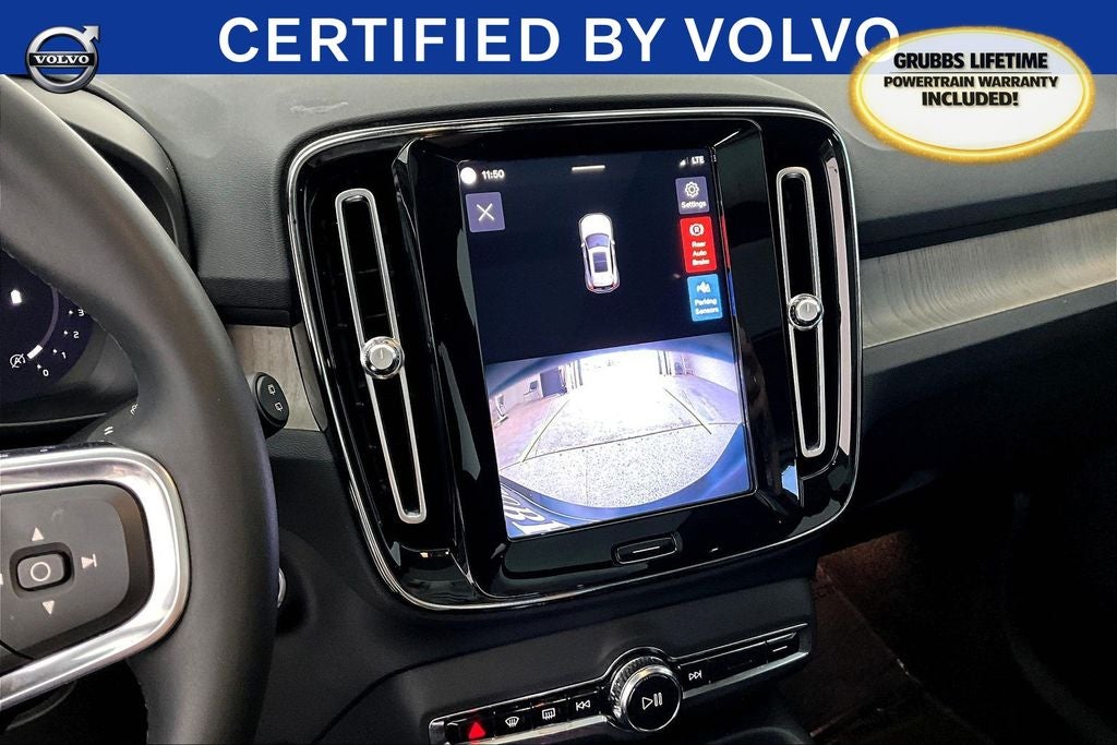 2023 Volvo XC40 B4 Plus Bright Theme