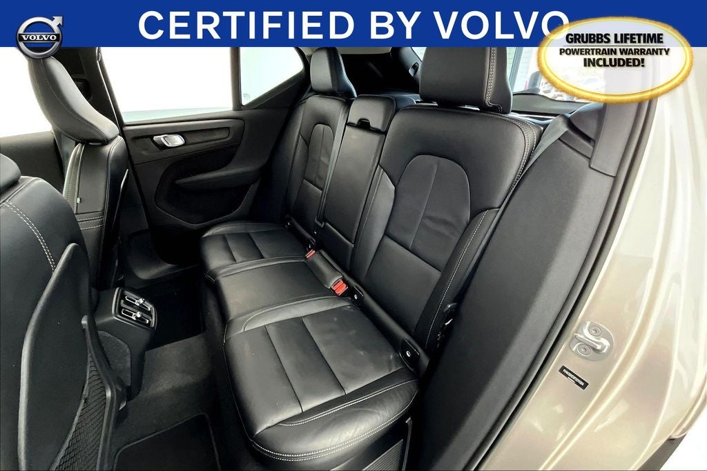 2023 Volvo XC40 B4 Plus Bright Theme