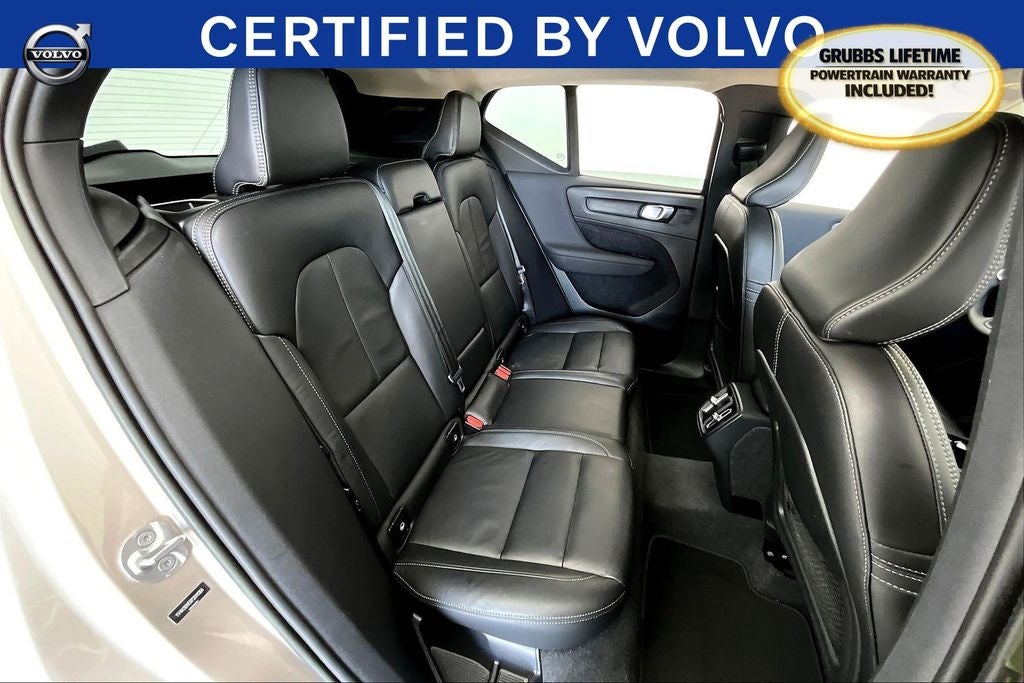 2023 Volvo XC40 B4 Plus Bright Theme