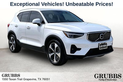 2023 Volvo XC40 B4 Plus Bright Theme