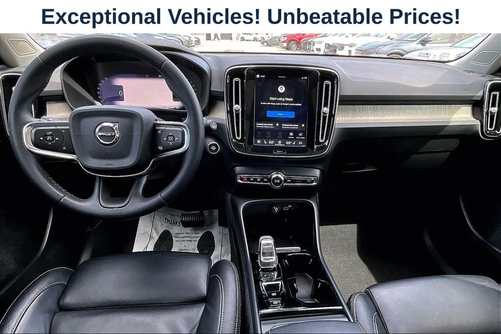 2023 Volvo XC40 B4 Plus Bright Theme