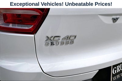 2023 Volvo XC40 B4 Plus Bright Theme