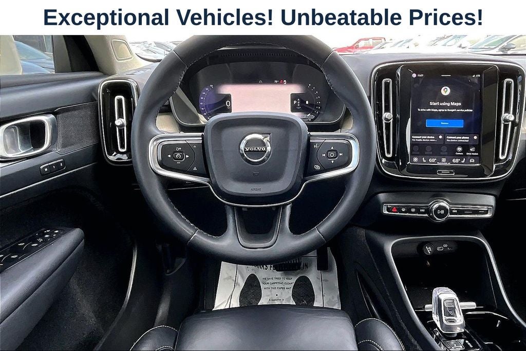 2023 Volvo XC40 B4 Plus Bright Theme