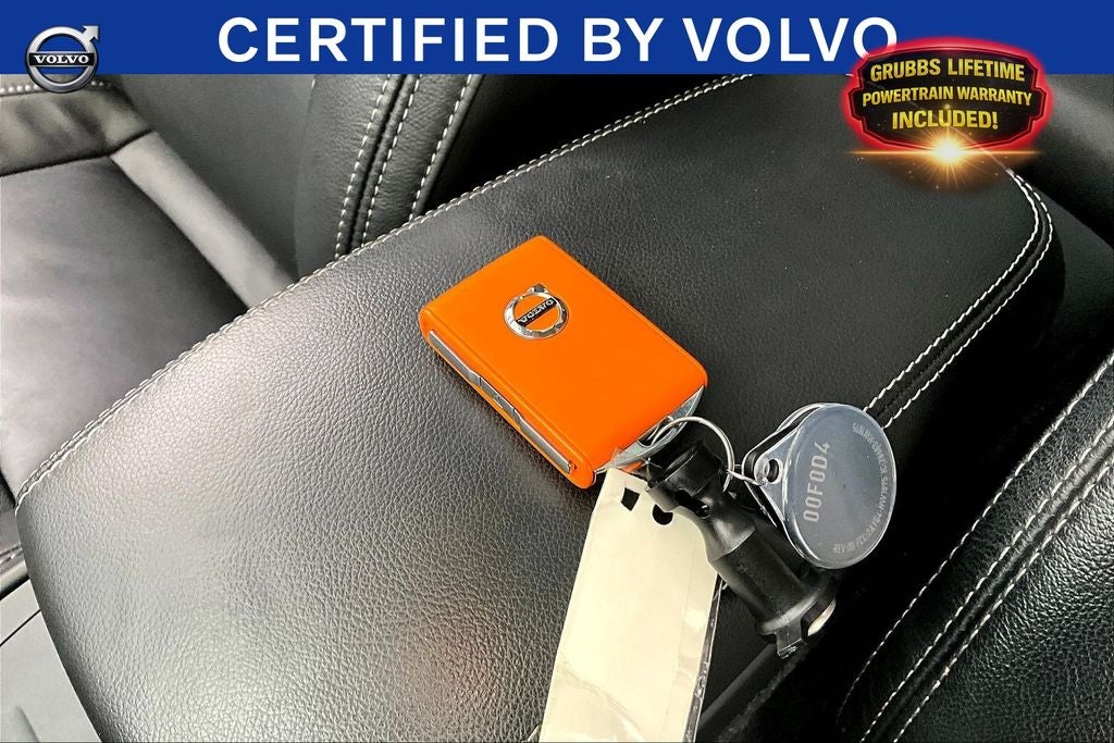 2023 Volvo XC40 B4 Plus Bright Theme
