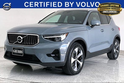 2023 Volvo XC40 B4 Plus Bright Theme