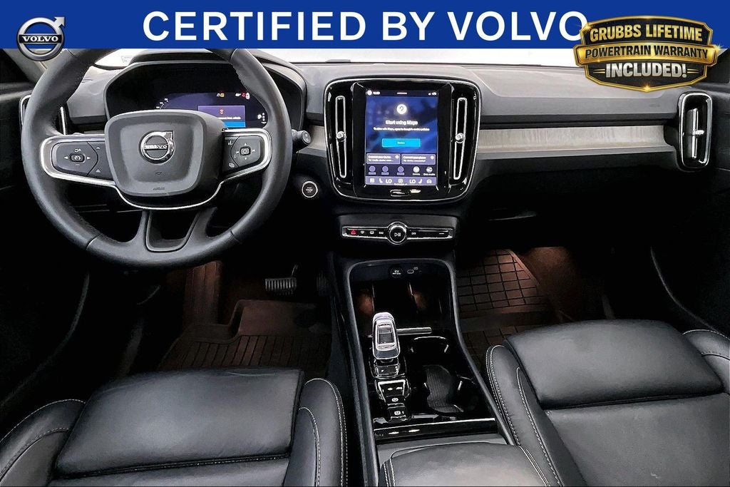 2023 Volvo XC40 B4 Plus Bright Theme