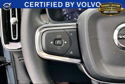 2023 Volvo XC40 B4 Plus Bright Theme