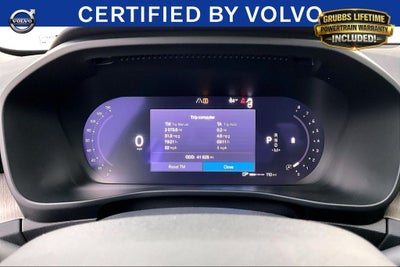 2023 Volvo XC40 B4 Plus Bright Theme